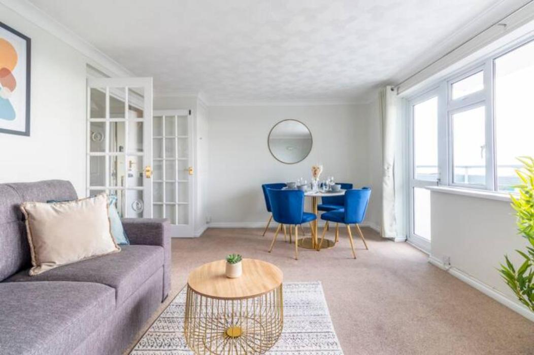 Trendy Sea View 2 Bedroom Sleeps 6 - Free Parking Борнмут Екстер'єр фото
