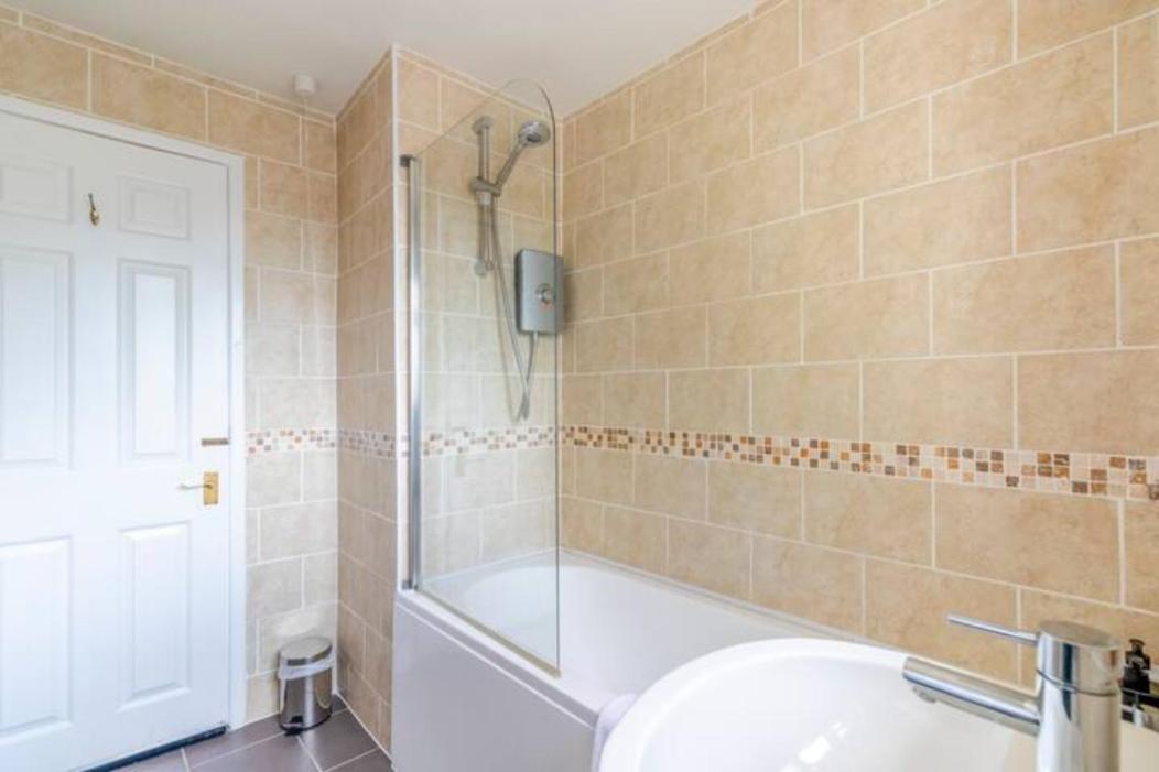 Trendy Sea View 2 Bedroom Sleeps 6 - Free Parking Борнмут Екстер'єр фото